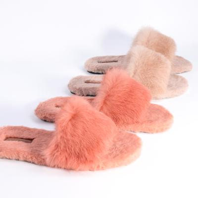 China CUSHIONING Stain Fashion Ladies Winter Slippers Flip Flops Women Vegan Faux Fur Fluffy Non-Slip Slippers for sale