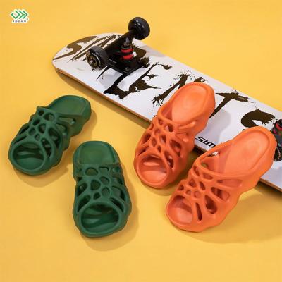 China Fashion Trend Popularity Web Celebrity Personality Skull Cobweb Slippers Cool Women Yeezy Slides Slides Slippers for sale