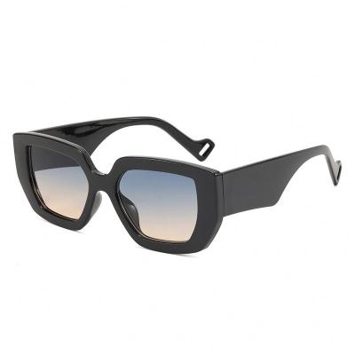 China 2021 Popular Square Comfort Ins Sunglasses Contrast Color Outdoor Sun Lenses for sale