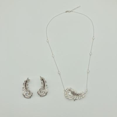 China CLASSIC Hot Selling Shiny Trendy White Jewelry Set of 925 Sterling Silver Feather Necklace Earrings for sale