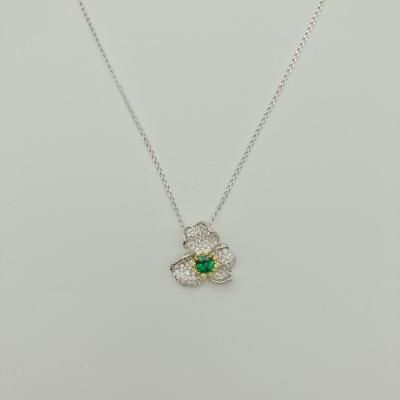 China Nice Factory Price Cute Luxury Flower Pendant Necklace 925 Sterling Silver Claw Setting Green for sale