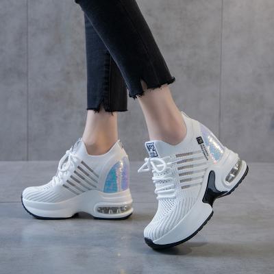 China Fashion Trend Thick One Size Cushion Summer Chinese Ladies Casual Shoes Mesh Platform Growing Breathable Sneakers for sale