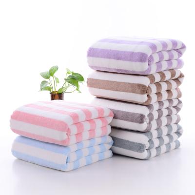 China Hypoallergenic Warm Microfiber Sandless Beach Towel With Quick Drying And Super Absorbent Lightweight Beach Towel for sale