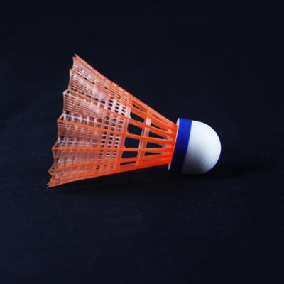 China All natural log stoppers to buy win sports best price most durable all natural logs 3/2 layer stoppers nylon badminton shuttlecocks china for sale