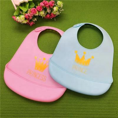 China BPA Free New Design Soft Silicone Baby Bibs with Adjustable 2-Buttons and Catcher Sleeves for sale