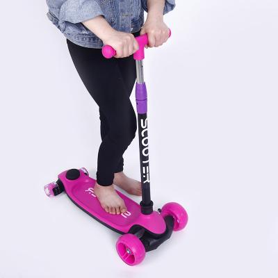 China Child four-wheeling children's scooter with foot pedal detachable scooter 5MM widened PU wheel flash scooter for sale