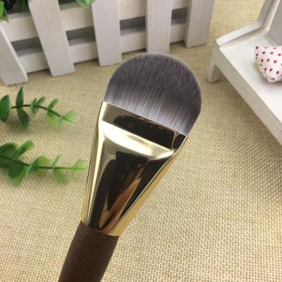 China Face Rounded Foundation Concealer Makeup Sweeps Simple Foundation Brush Makeup Brush for sale