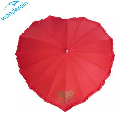 China 27inch Contemporary Straight Manual Open Heart Shape Chinese Wedding Umbrella for sale