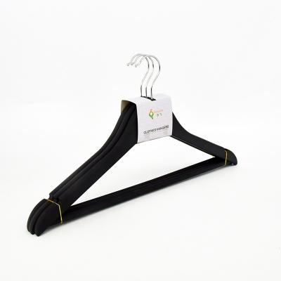 Китай SHOW Hanger Black Top Hanger Black With Rubber For Fashion Store продается