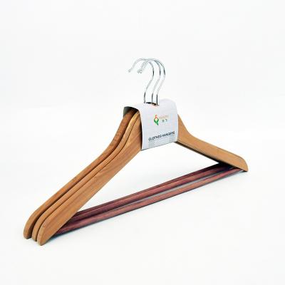 Китай DISPLAY logo wholesale custom luxury cedar hanger red cedar wood hanger with cedar bar продается