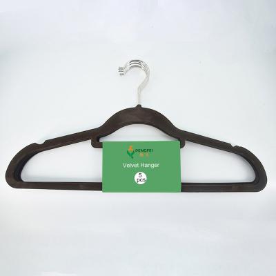 China Minimalist Supermarket Supplies 5 Packs Non Slip Velvet And Cloth Hangers Joining The Velvet Closet Hanger for sale