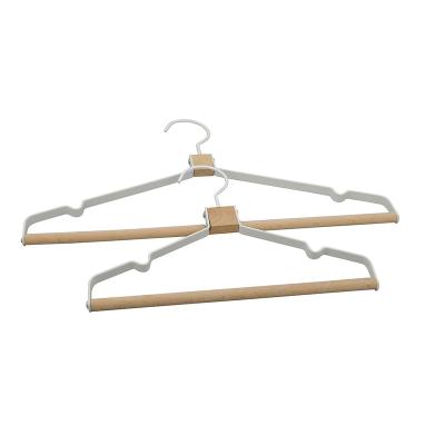 China 2020 New Style Heavy Duty Metal Factory Flat Style Wooden Suit Hanger White Straight With Beech Wood Bar for sale