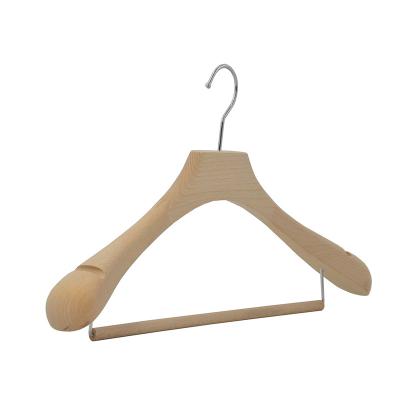 China Flat Personalized Luxury Beech Clothes Wooden Coat Hangers Custom Coat Suit Hangers For Display à venda