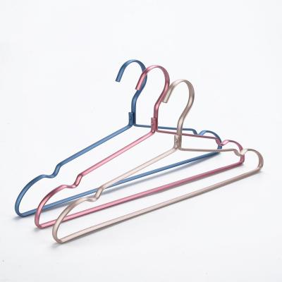 Κίνα Eco - Friendly Material Light Weight Electroplate Colored Coffee Aluminum Coat Hanger προς πώληση