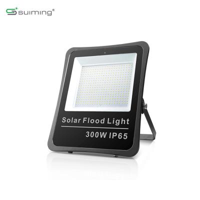 China New Design Garden Long Service Life High Battery Capacity Led Solar Flood Light 200w Outdoor for sale