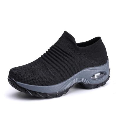 China Fashion Trend Wholesale Sports Running Shoes Women Zapatos Fashion Trendy Sneakers Chaussures Femme Women's Walking Style Shoes for sale