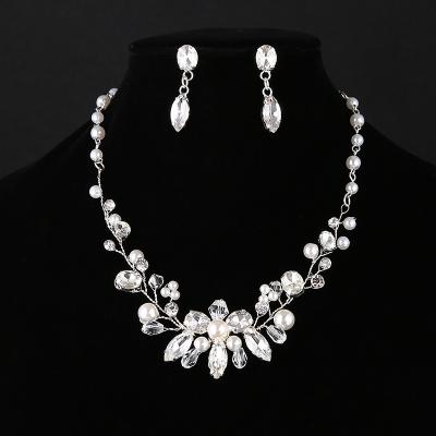 China New Design CLASSIC Simplicity Crystal Pearl Flower Necklace Earring Bridal Jewelry Set For Wedding /Dress for sale