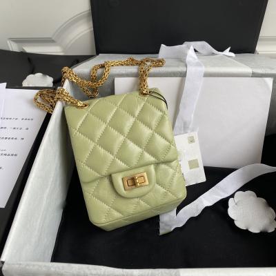 China 2022 high quality new fashionable rhombus famous imitation handbags shape simple one-shoulder messenger cell phone bags for sale