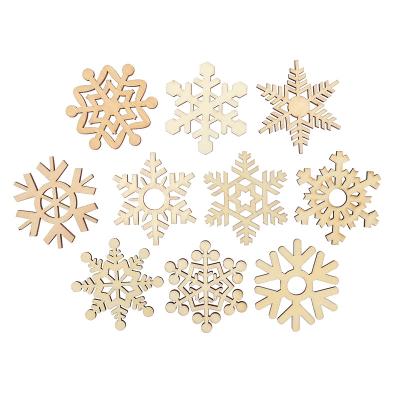 China Polished Matching Wooden Snowflake Cutouts Open Wooden Embellishment Gift Tag Ornament For Weding DIY Christmas Party Decoration for sale