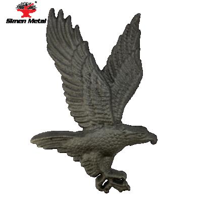 China Cast Iron Decoration Garden Animal Ornaments Easily Collected Eagle for sale