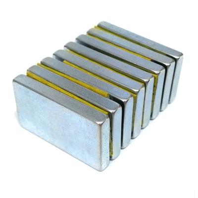 China Industrial Magnet Factory Customizes Low Price Free Sample Magnets for sale