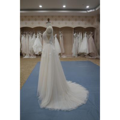 China Breathable Low Price Quality Guaranteed Long Trail Champagne Fashionable Wedding Dresses for sale