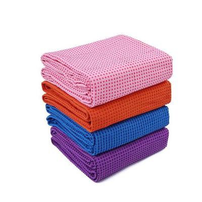 China Gym Custom Logo Microfibre Sports Mat Non Slip Anti Slip Sweat Absorbent Microfiber Yoga Towel With Silicone For Hot Yoga for sale