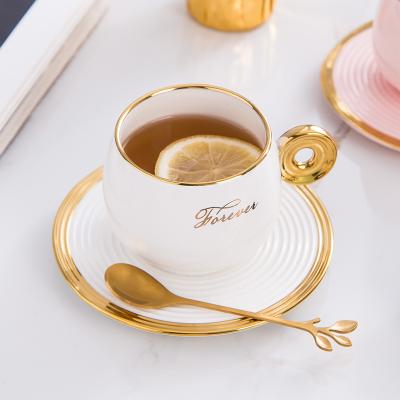 China New Flypeak Disposable Nordic Style Ceramic Coffee Mugs Gold Handle Ceramic Cups Cup And Saucer Sets Porcelain Cup Tazas for sale