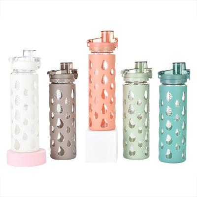 China Flypeak Viable 600ml Custom Glass Water Bottles Manufacture Wholesale Silicone Sleeve Outdoor Sport Borosilicate Glass Water Bottle for sale