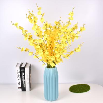 China Beautiful Fake Colorful Artificial Flower Arrangement in Flower Home Hotel Wedding Decoration Set for sale