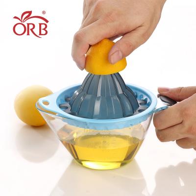 China Sustainable Plastic Hand Multi Manual Fruit Citrus Juicer Orange Lemon Squeezer for sale