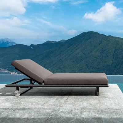 China Modern Daybeds Poolside Chaise Lounge Outdoor Furniture Sun Sofa Seat Beach Leisure Sofa Sun Bed for sale