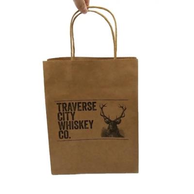 China Custom Brown Kraft Paper Shopping Bag Recyclebare papieren cadeautassen met handvaten Te koop