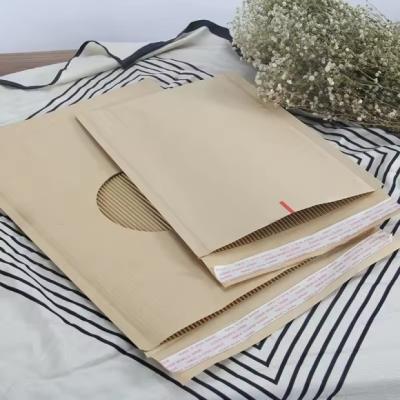 Cina Customized Honeycomb Corrugated Cushion Poly Mailer Padded Shipping Envelopes Kraft Paper Bubble Mailing Bags in vendita