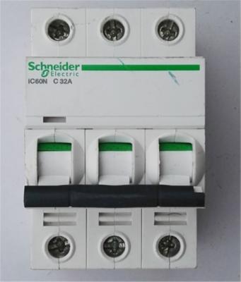 Cina Interruttore automatico Schneider Acti 9 IC60N 3 poli / interruttore MCP 1p 2p 3p 4p in vendita