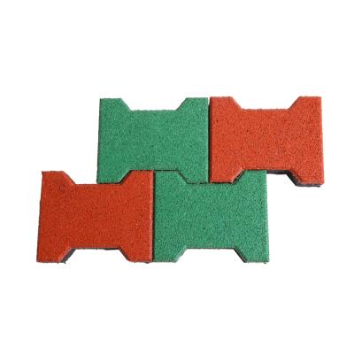 Cina Anti Slip Dog Bone Form Playground Interlocking Rubber Tile in vendita