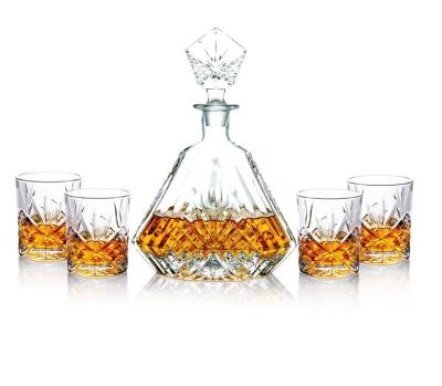 China 650ml Glass Beverage Whiskey Bottle Customized Spirit Bottle Wine Whiskey Bottles Clear Crystal Set for sale