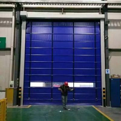 China Fuerza de rasgado rápida de las puertas 900/800N del rodillo del PVC para el uso industrial en venta