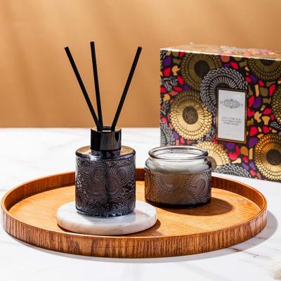 China De in reliëf gemaakte Kaars van de de Flessen Aromatische Sojaboon van Aromatherapy Reed Diffuser Luxury Fragrance Empty Te koop