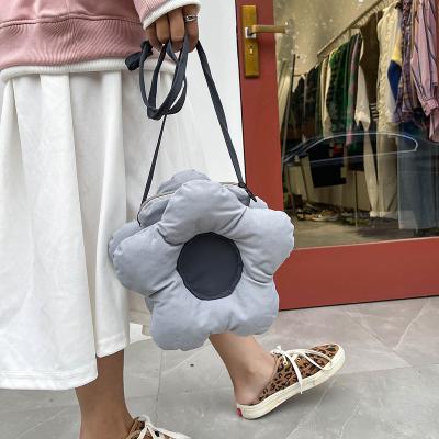 China 2021 new arrival high quality cute flowers bag children's soft handbag puffy shoulder girl purses for sale