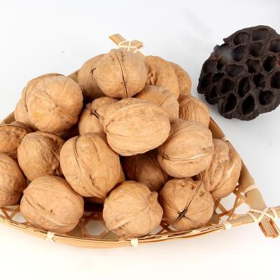 China Dry Dry 2021 New High Quality Red Walnuts From Xinjiang China Grown Without Shell Nuts for sale