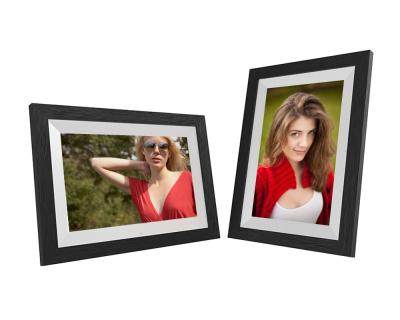 China Wifi IPS Touch Screen Cloud Wood Frame 10.1 Inch Digital Photo Frame With 16gb Storage Circulation for sale