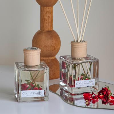 China Air Freshening Perfume Glass Bottle Reed Diffuser Luxury Hotel Fragrance Custom Flameless Fiber Stick Fragrance for sale