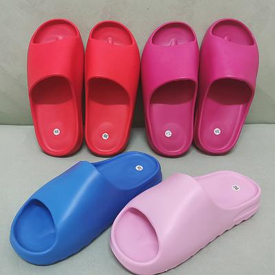 China Durable Original High Quality Slippers Brand Logo Custom Women Yeezy Slipper Kids Yeezy Shoes Men Yeezy Slide for sale