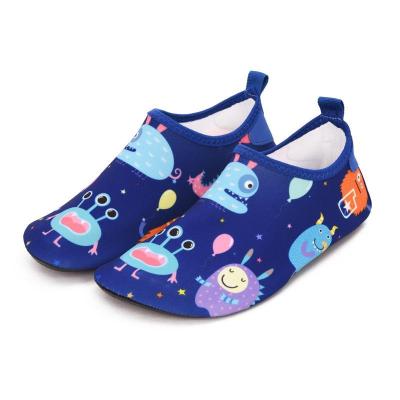 China Fashion trend children's beach shoes non-slip breathable indoor water park floor socks shoes boys and girls barefoot swimming shoes for sale