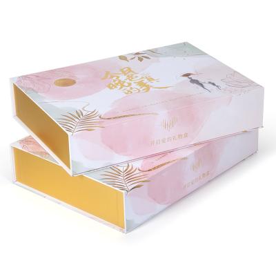 China Beautiful Customized Handmade High Quality Recyclable Luxury White Cardboard Closure Magnetic Gift Box Packaging For Bridesmaid for sale