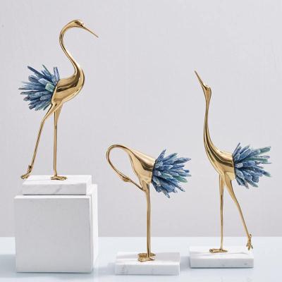 China High Quality Home Natural Brass Bird Figurines Living Room Table Crystal Copper Crane Ornaments Nordic Craft Decoration Home Decor for sale