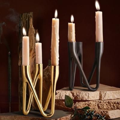 China Home Luxury Nordic Brass Candlesticks Pillar Vintage Weddings Candlestick Light Decoration Gold Metal Candle Holder Stand for sale