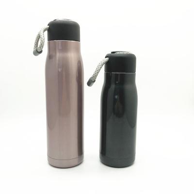 China 17oz 500ml Leak Proof Double Wall Stainless Steel Vacuum Flasks Viable Thermos Water Bottle With Strap for sale