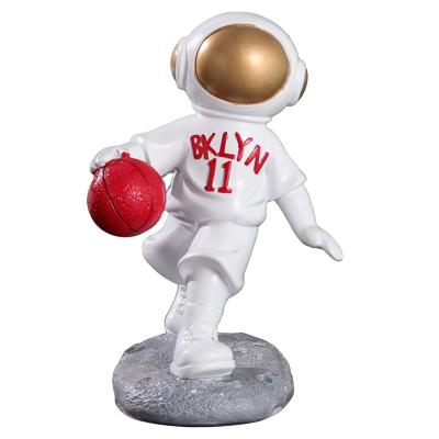 China China Modern Home Decorate Creative Astronaut Figures Living Room Resin Crafts Desktop Astronaut Ornaments for sale